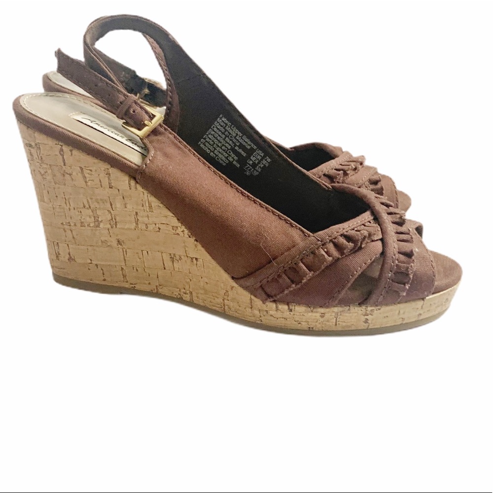 AEO Ruffle Peep Toe Wedge size 7W - Picture 8 of 12